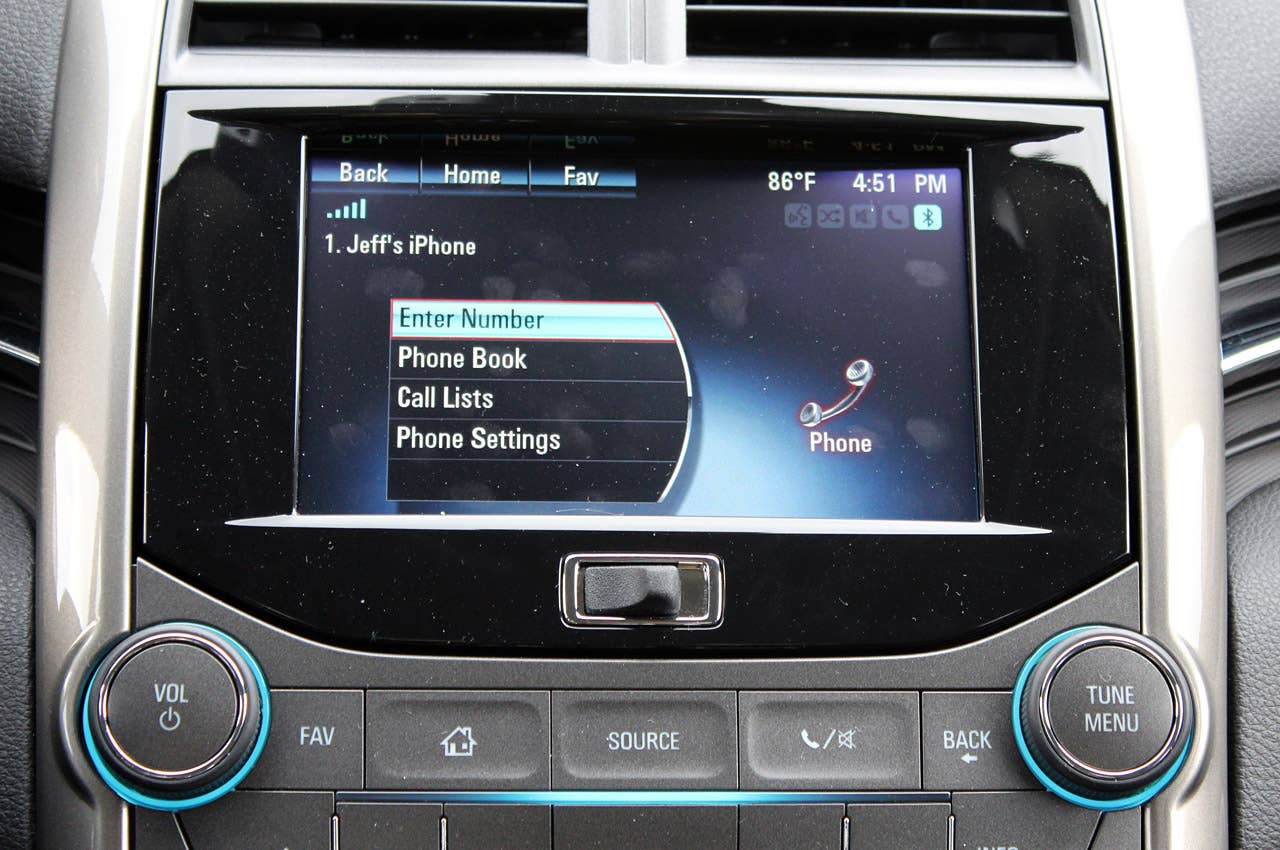 2013 Chevrolet Malibu Eco phone display