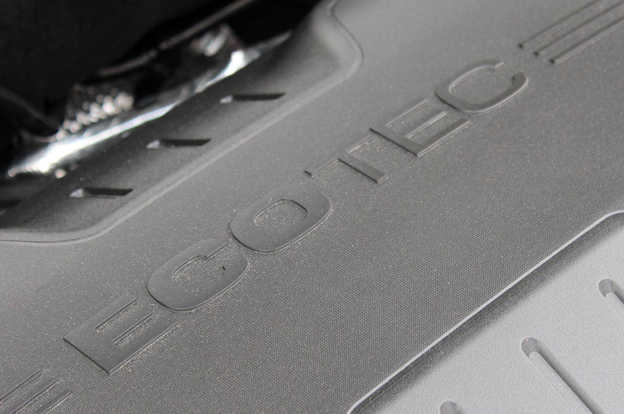 2013 Chevrolet Malibu Eco engine detail