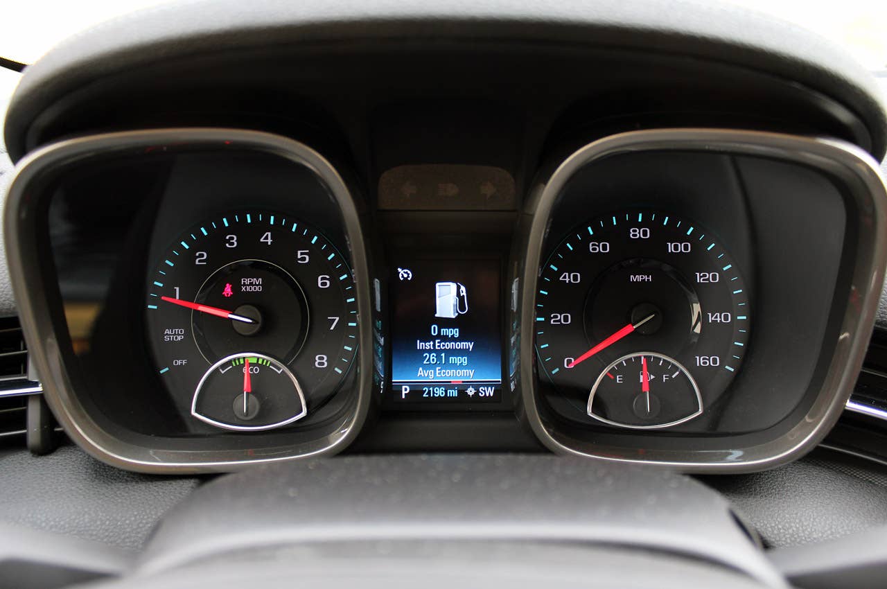 2013 Chevrolet Malibu Eco gauges