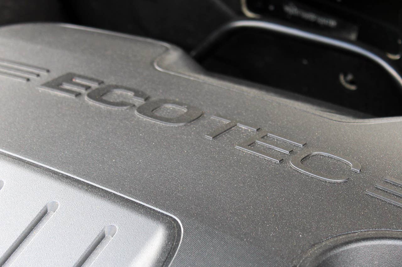 2013 Chevrolet Malibu Eco engine detail