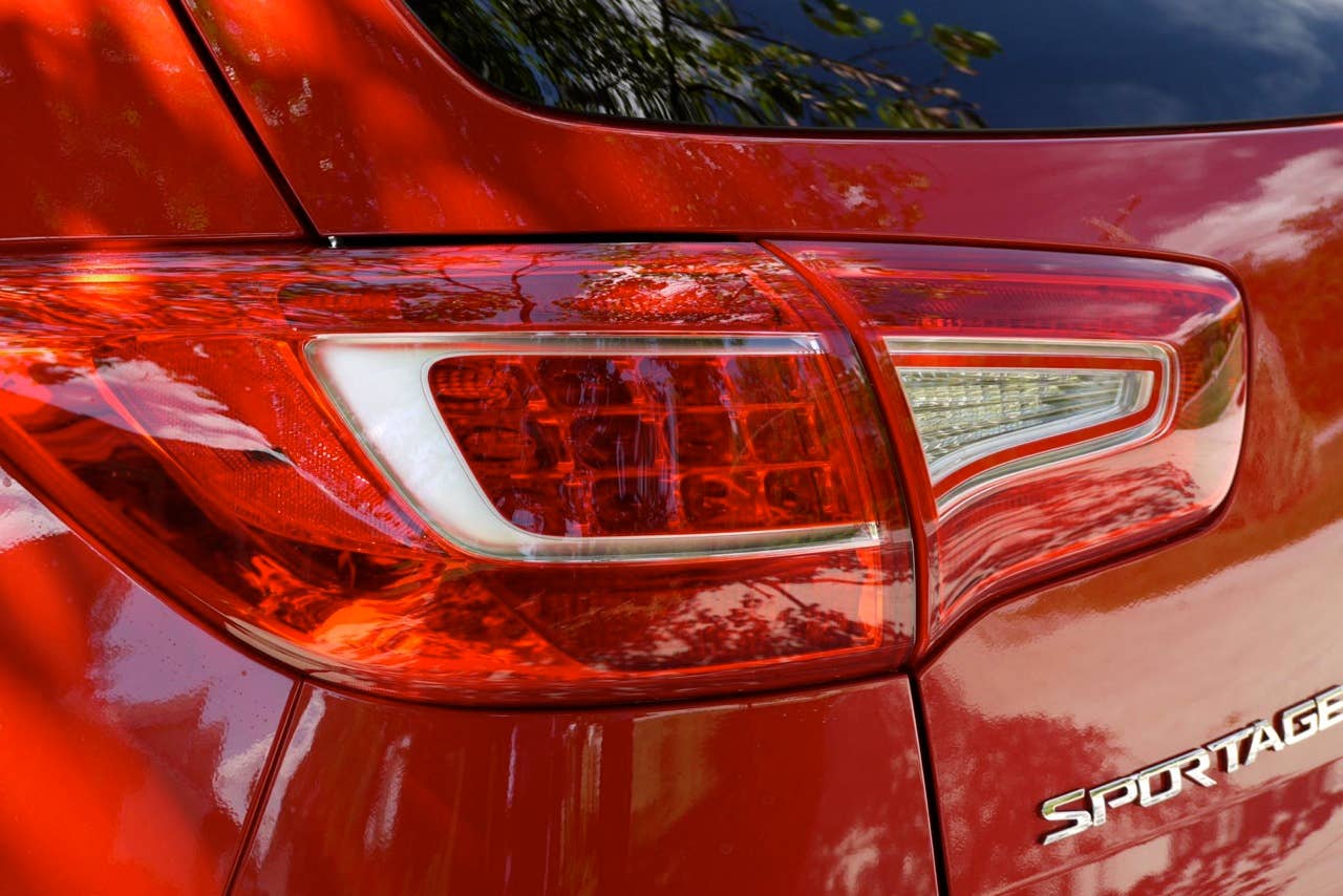 2011 Kia Sportage taillight