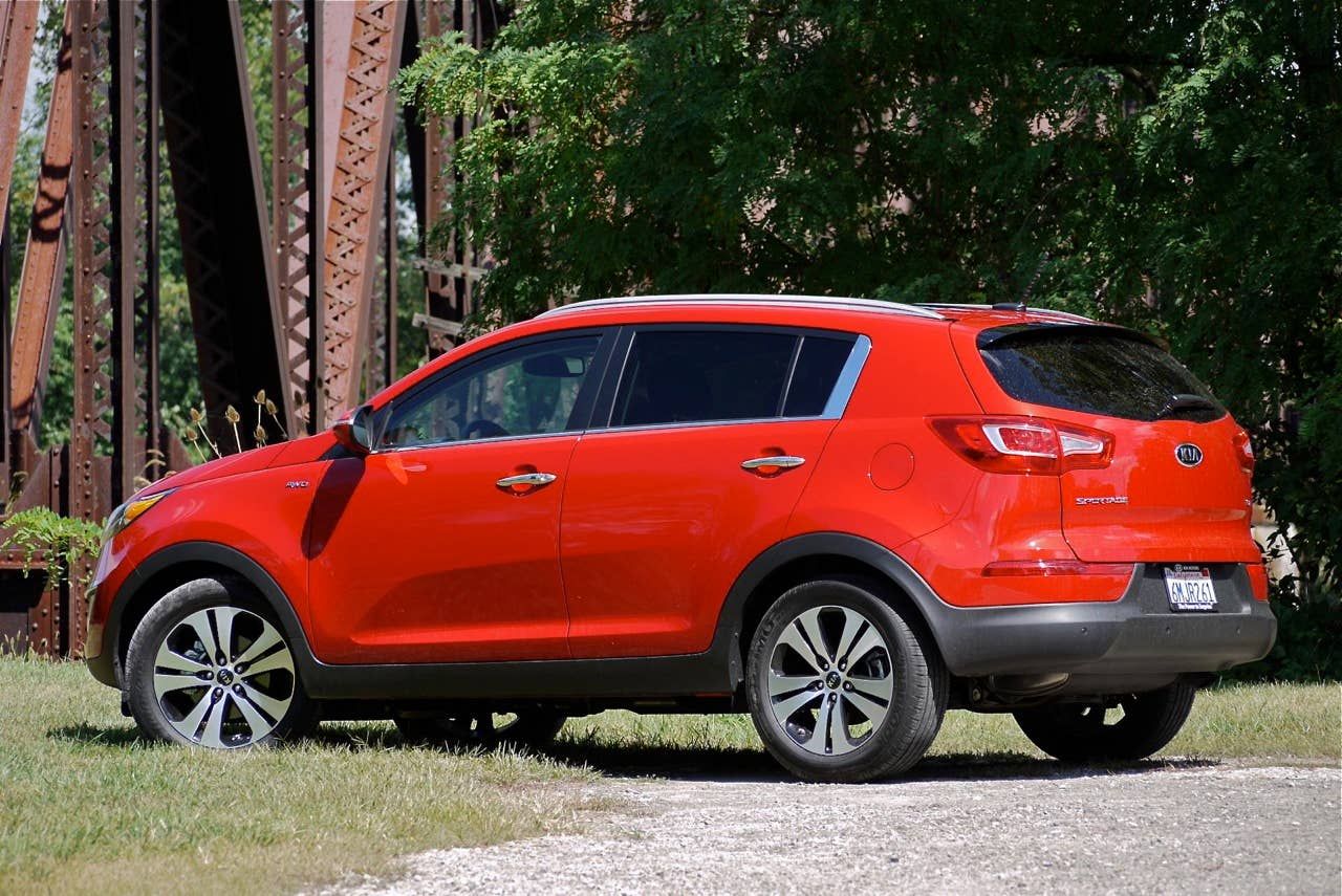 2011 Kia Sportage, rear 3/4