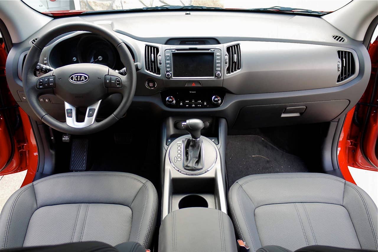 2011 Kia Sportage interior