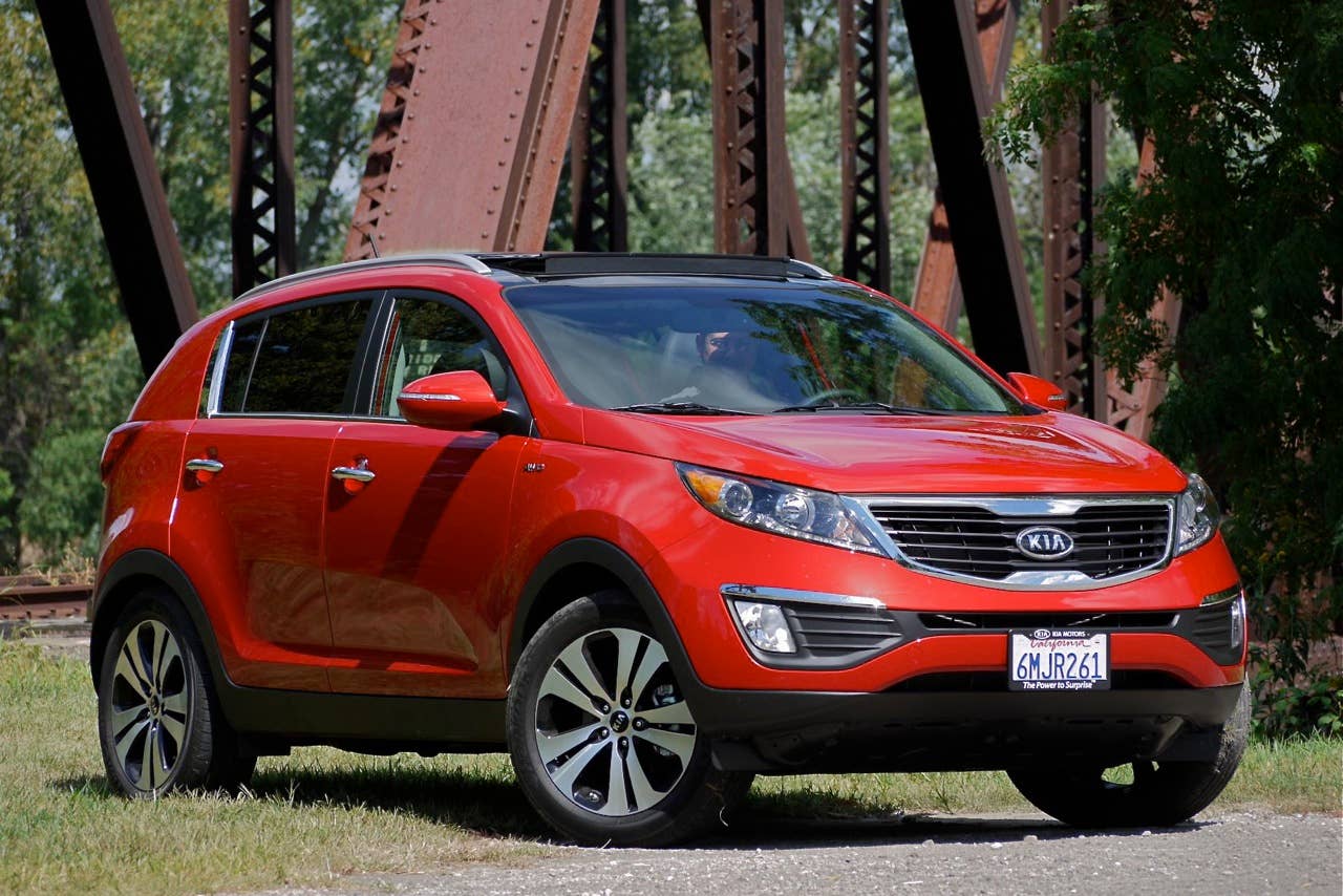 2011 Kia Sportage, front 3/4