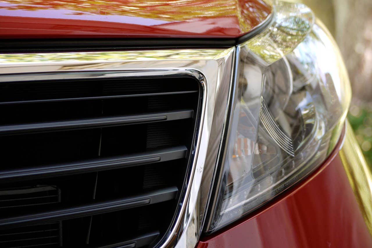2011 Kia Sportage headlight