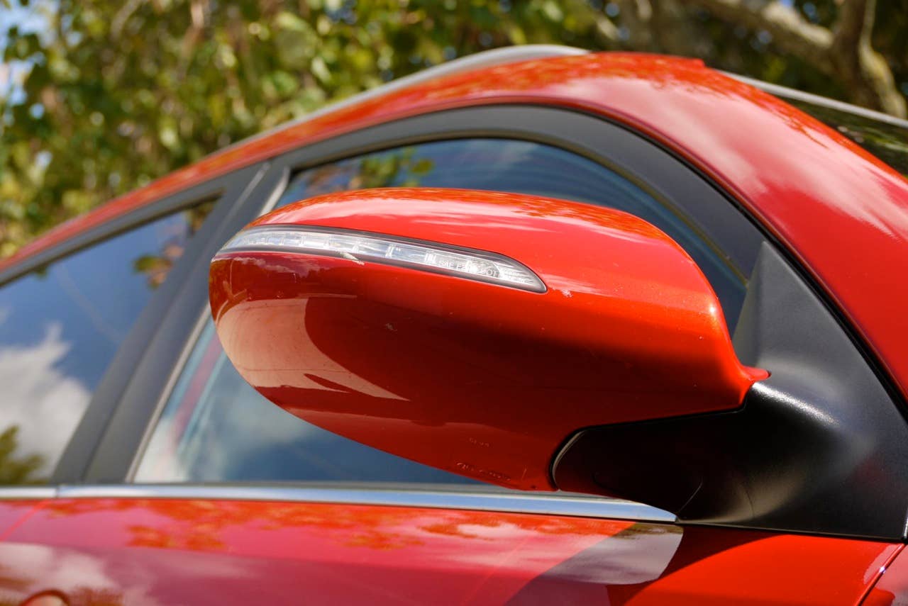2011 Kia Sportage side view mirror