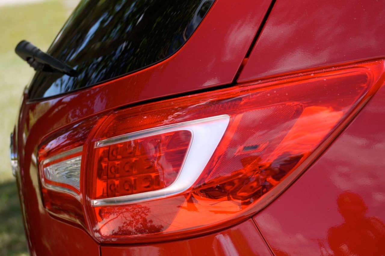 2011 Kia Sportage taillight