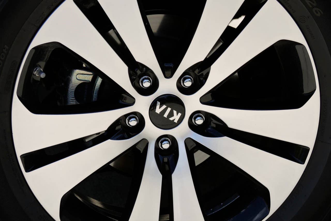 2011 Kia Sportage wheel