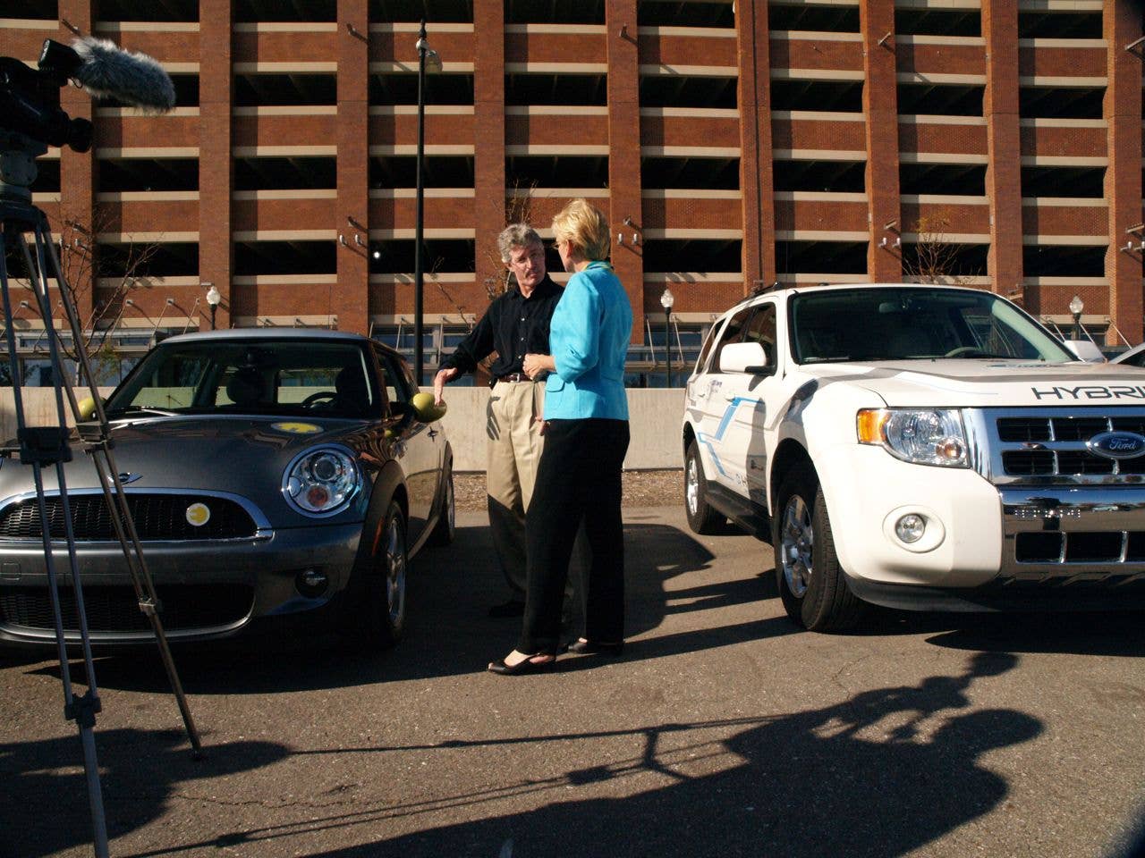 Michigan Governor Granholm drives plug-in cars