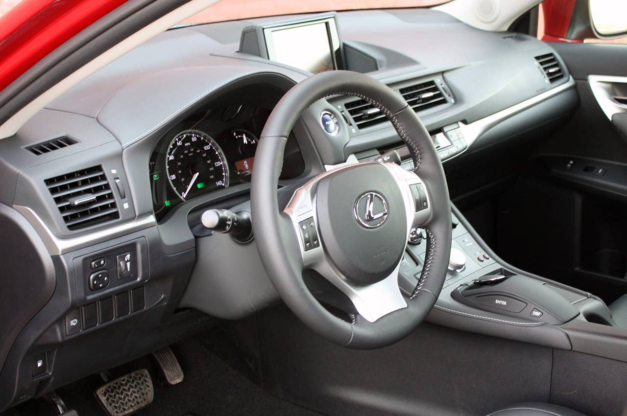 2011 Lexus CT 200h interior