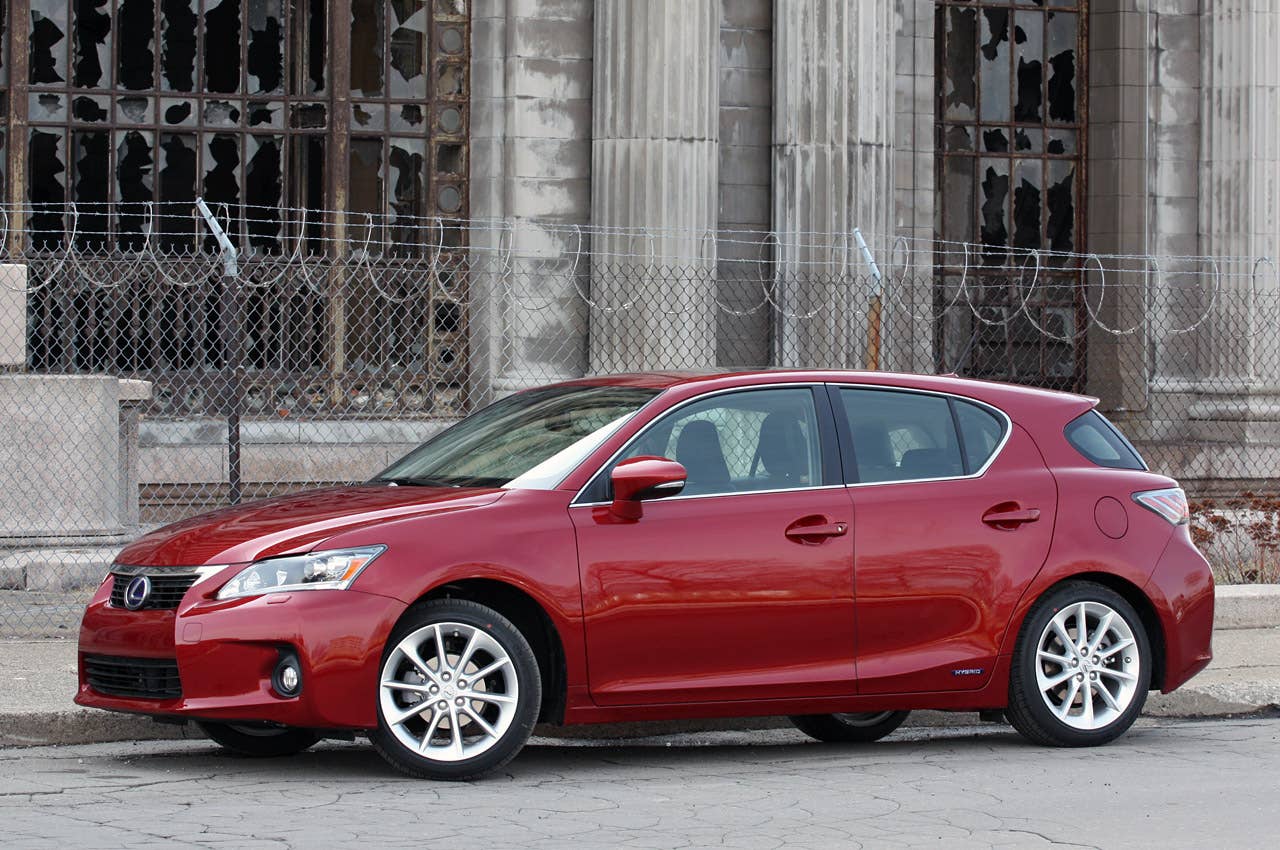 2011 Lexus CT 200h front 3/4 view