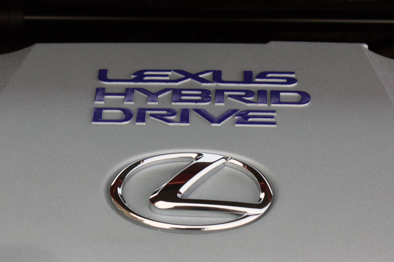 2011 Lexus CT 200h engine detail