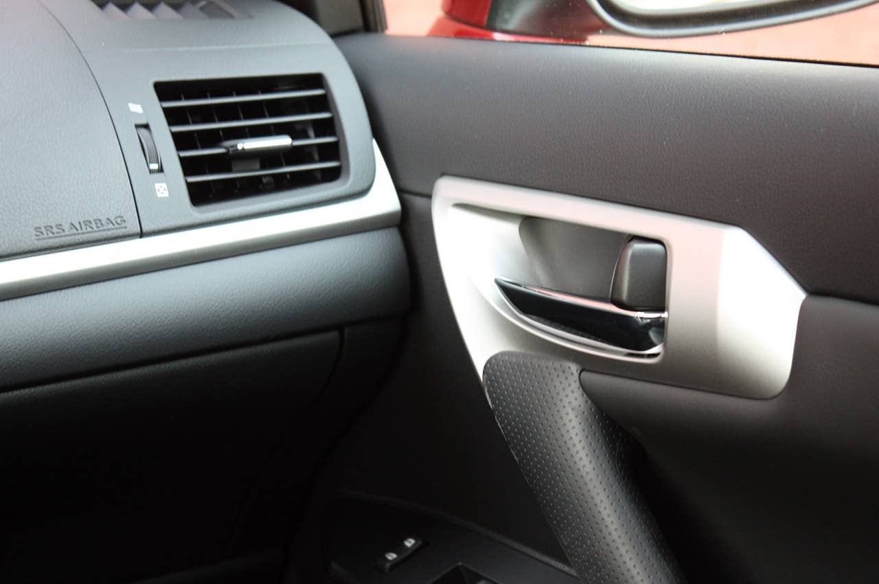 2011 Lexus CT 200h interior trim
