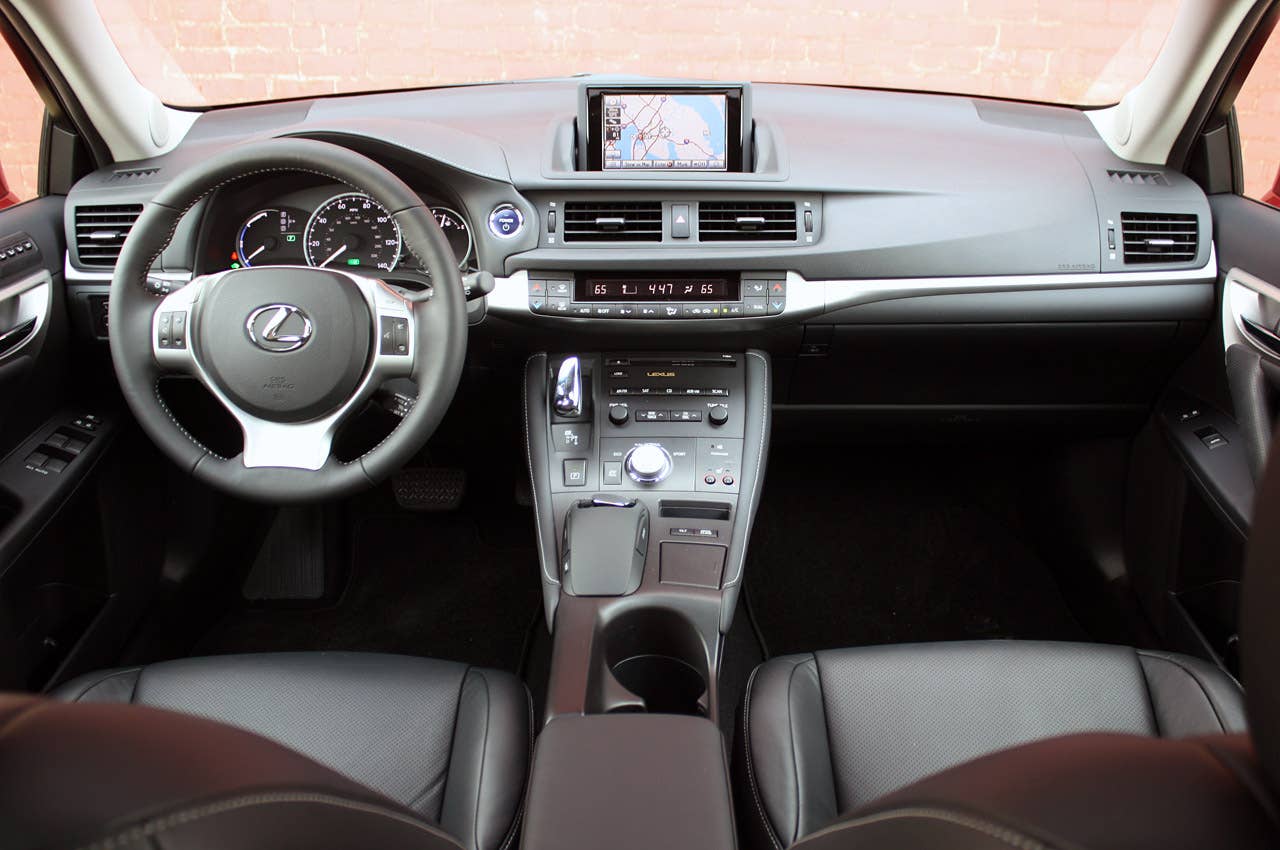 2011 Lexus CT 200h interior