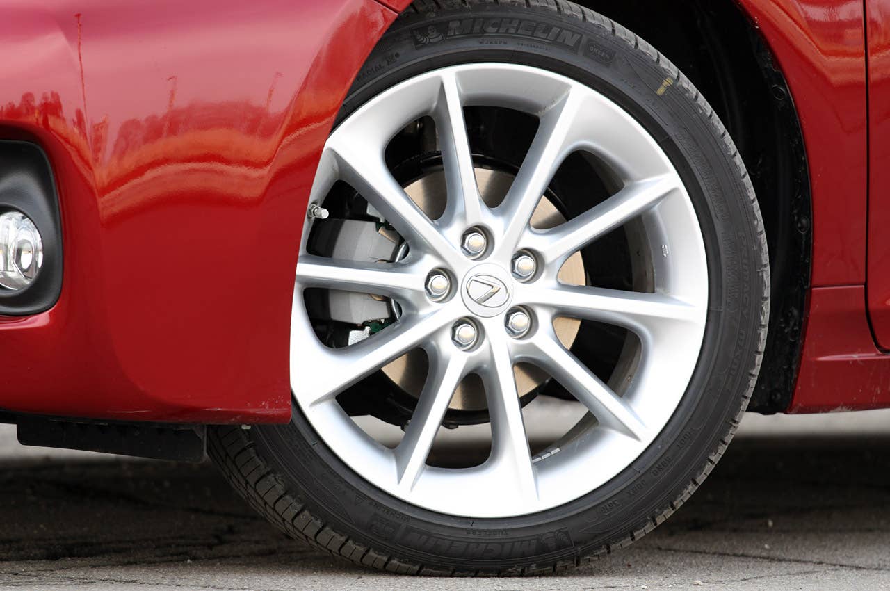 2011 Lexus CT 200h wheel