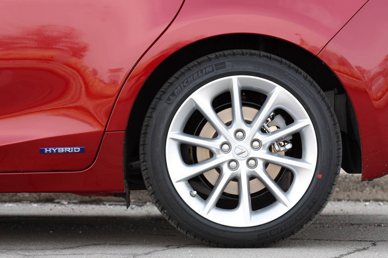 2011 Lexus CT 200h wheel