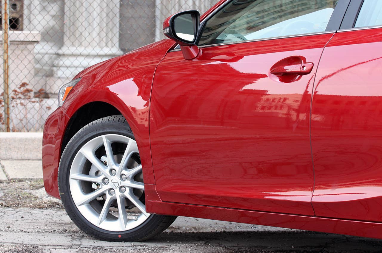 2011 Lexus CT 200h side detail