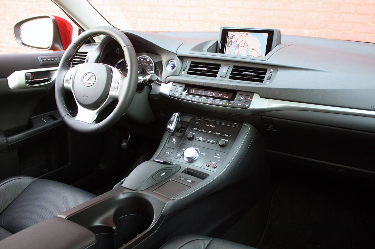 2011 Lexus CT 200h interior