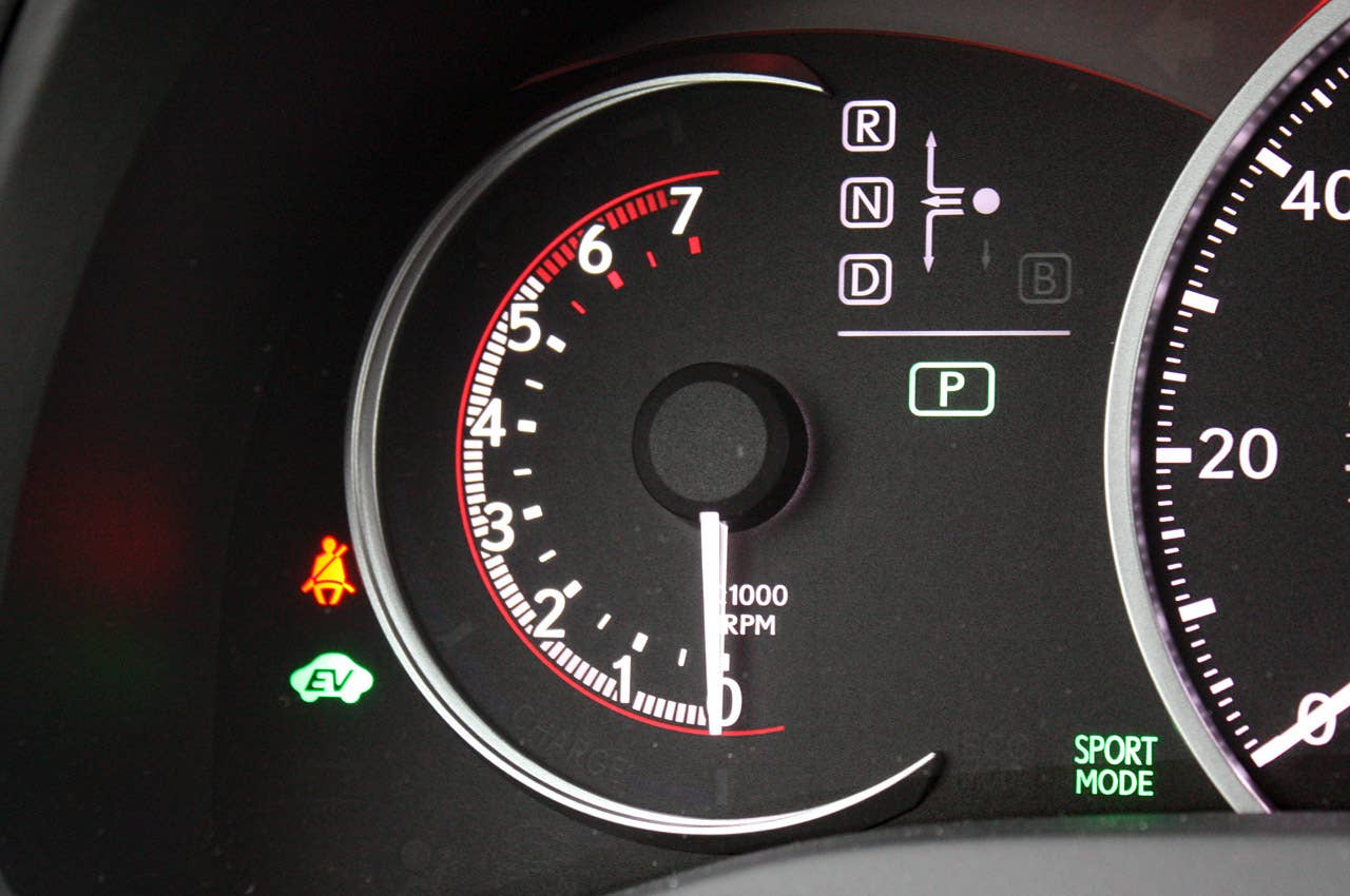 2011 Lexus CT 200h tachometer