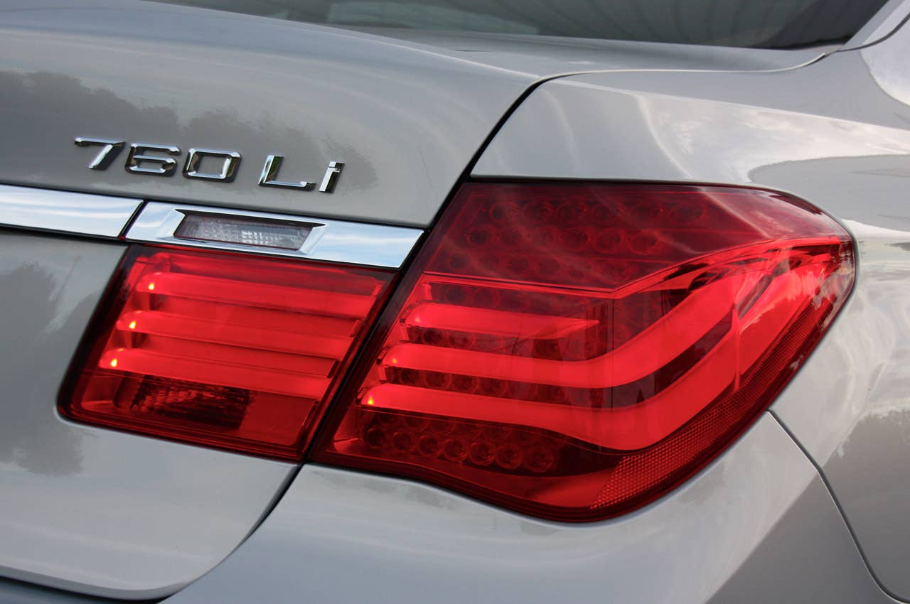 2010 BMW 760Li taillight