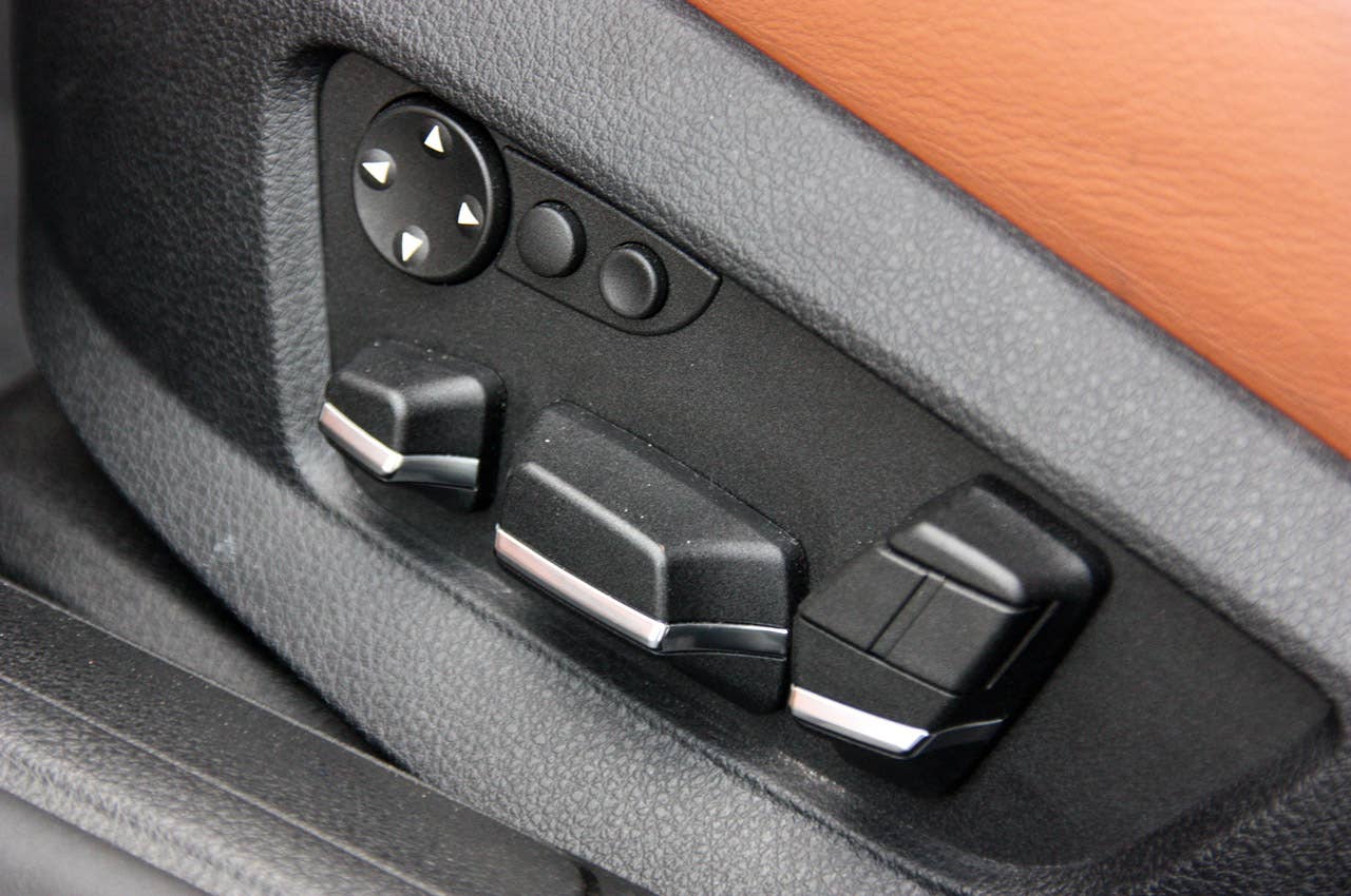 2010 BMW 760Li seat controls