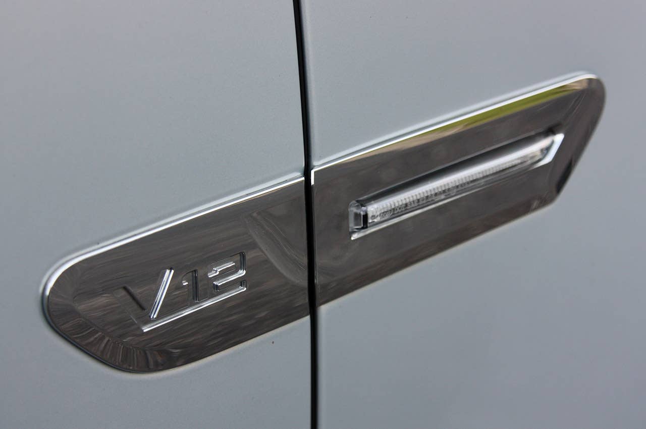 2010 BMW 760Li badge