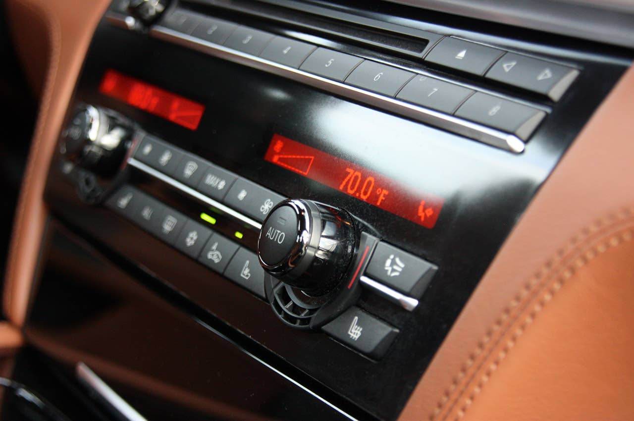 2010 BMW 760Li stereo and climate controls