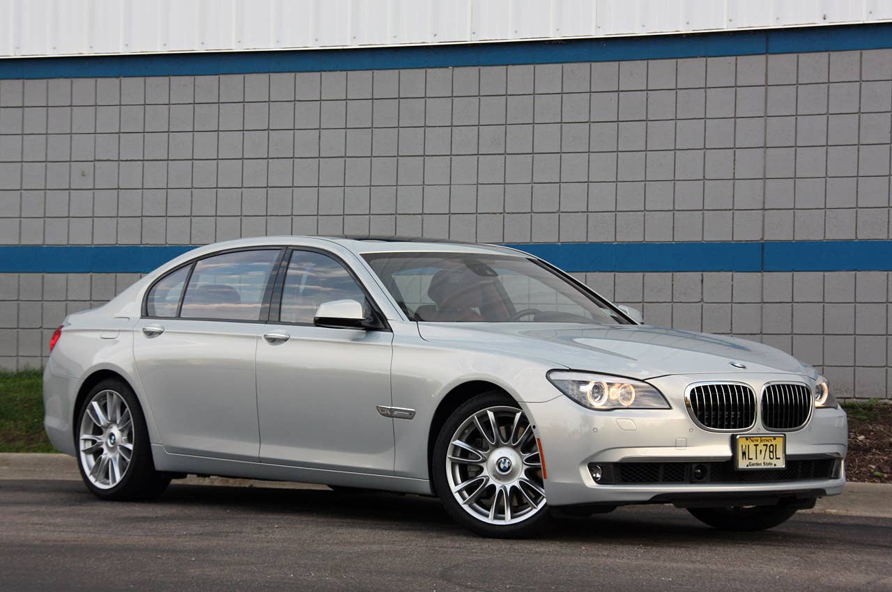 2010 BMW 760Li front 3/4 view