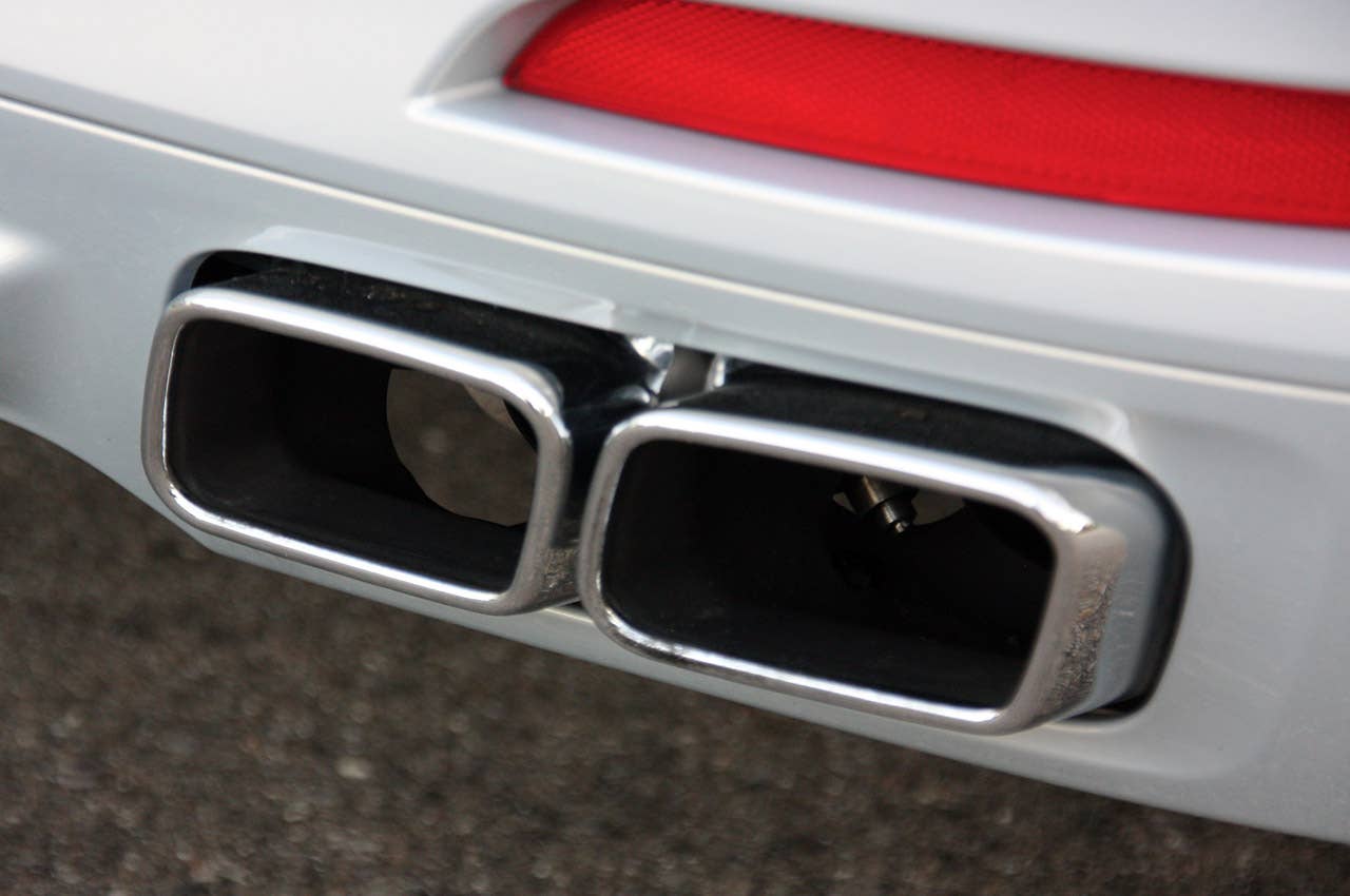 2010 BMW 760Li exhaust system