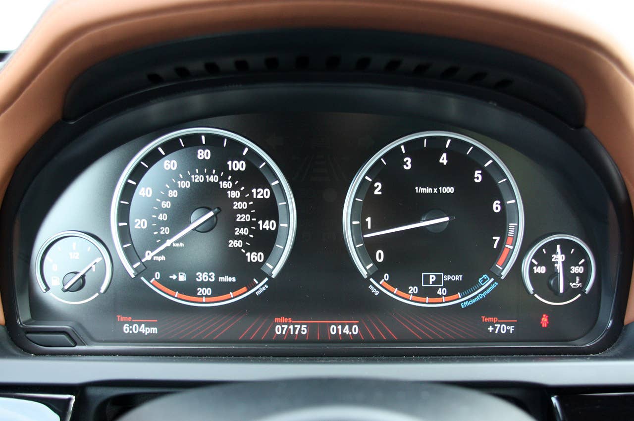 2010 BMW 760Li gauges