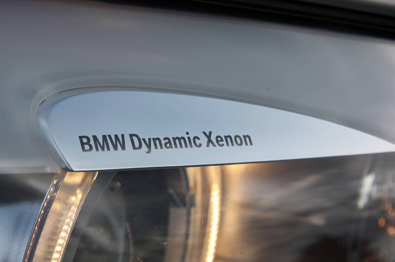 2010 BMW 760Li headlight