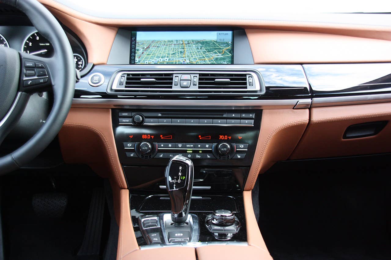 2010 BMW 760Li instrument panel
