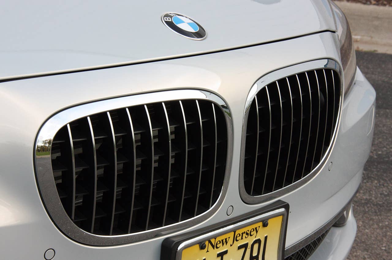 2010 BMW 760Li grille