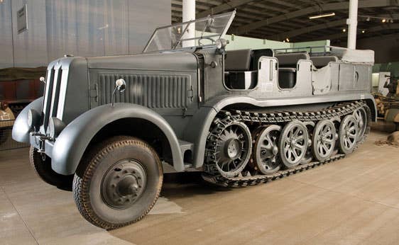 1935-45 Daimler-Benz DB10 SdKfz 8 12-Ton Half-Track Prime Mover