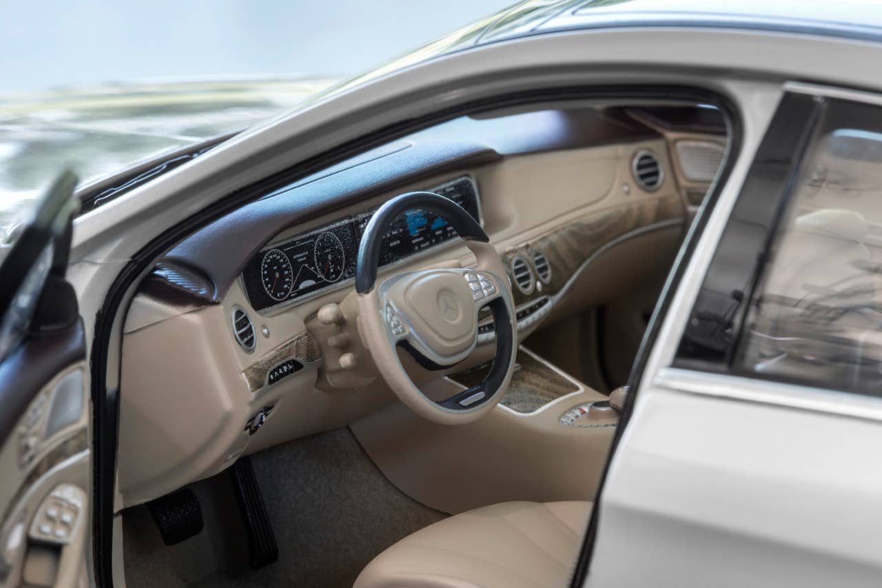 Mercedes-Benz S-Class scale model