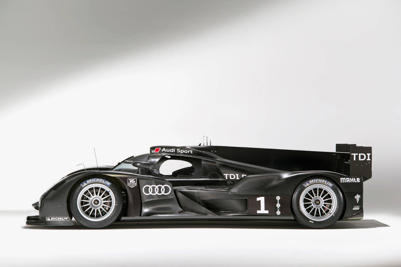 Audi R18 TDI side