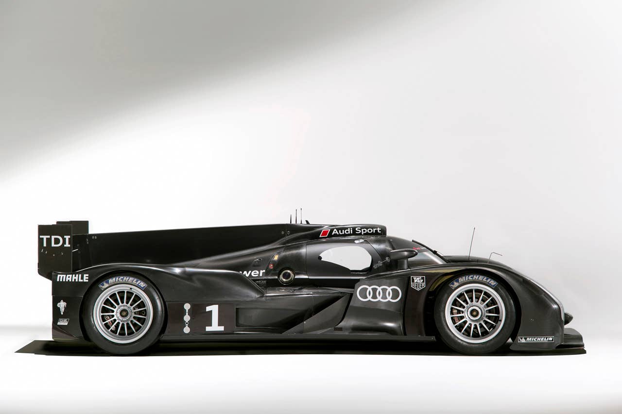 Audi R18 TDI side