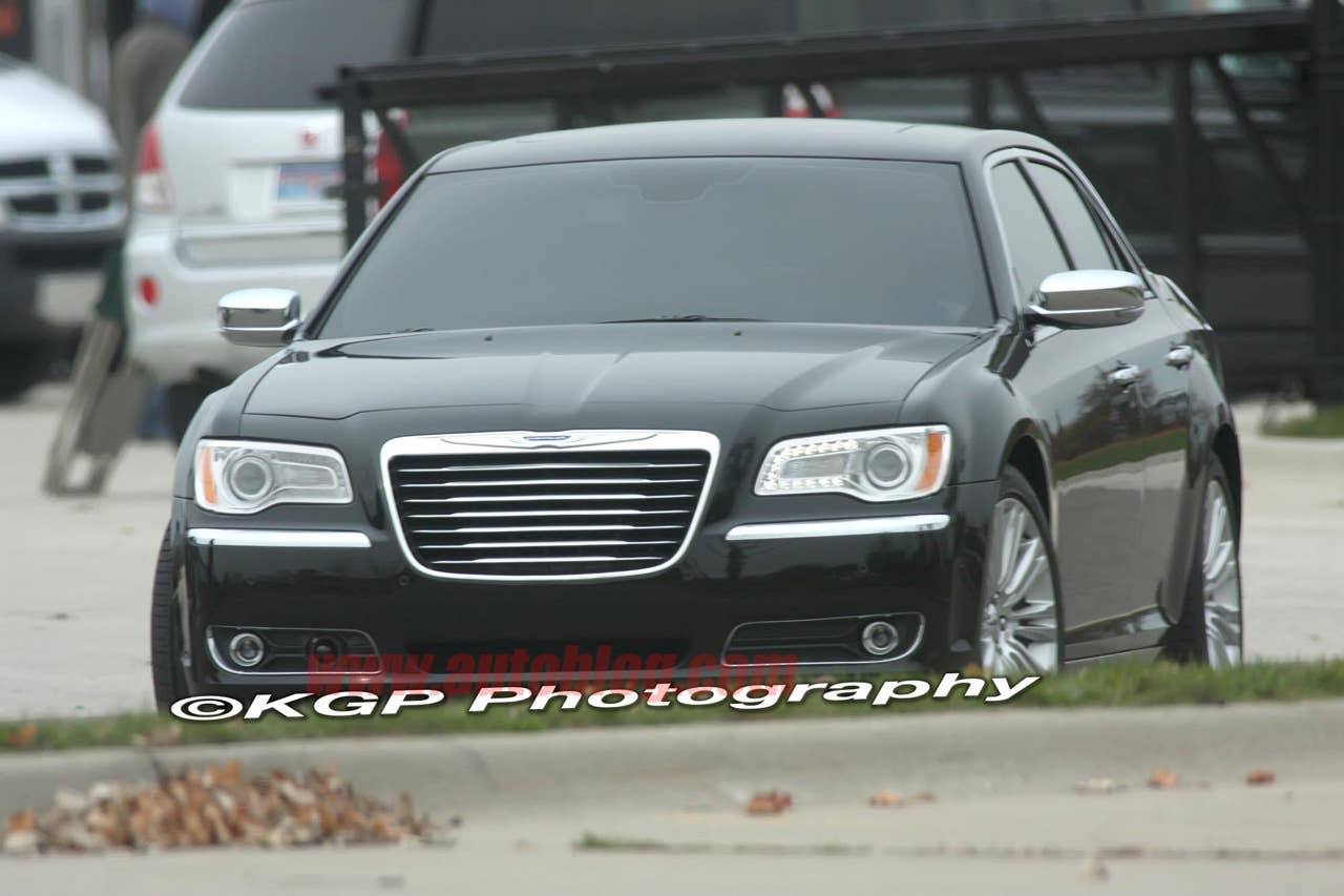2012 Chrysler 300C spy shots