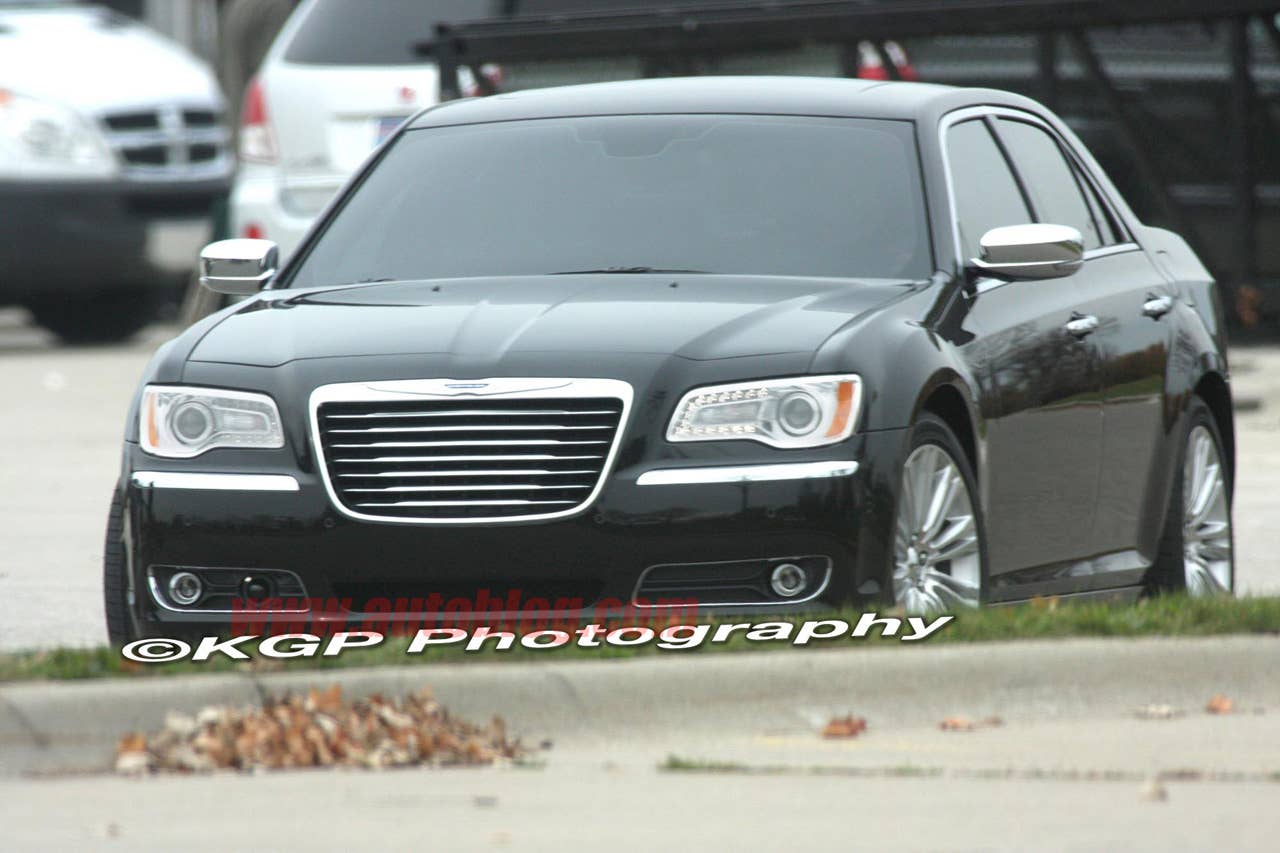 2012 Chrysler 300C spy shots