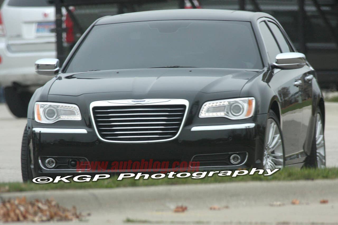 2012 Chrysler 300C spy shots