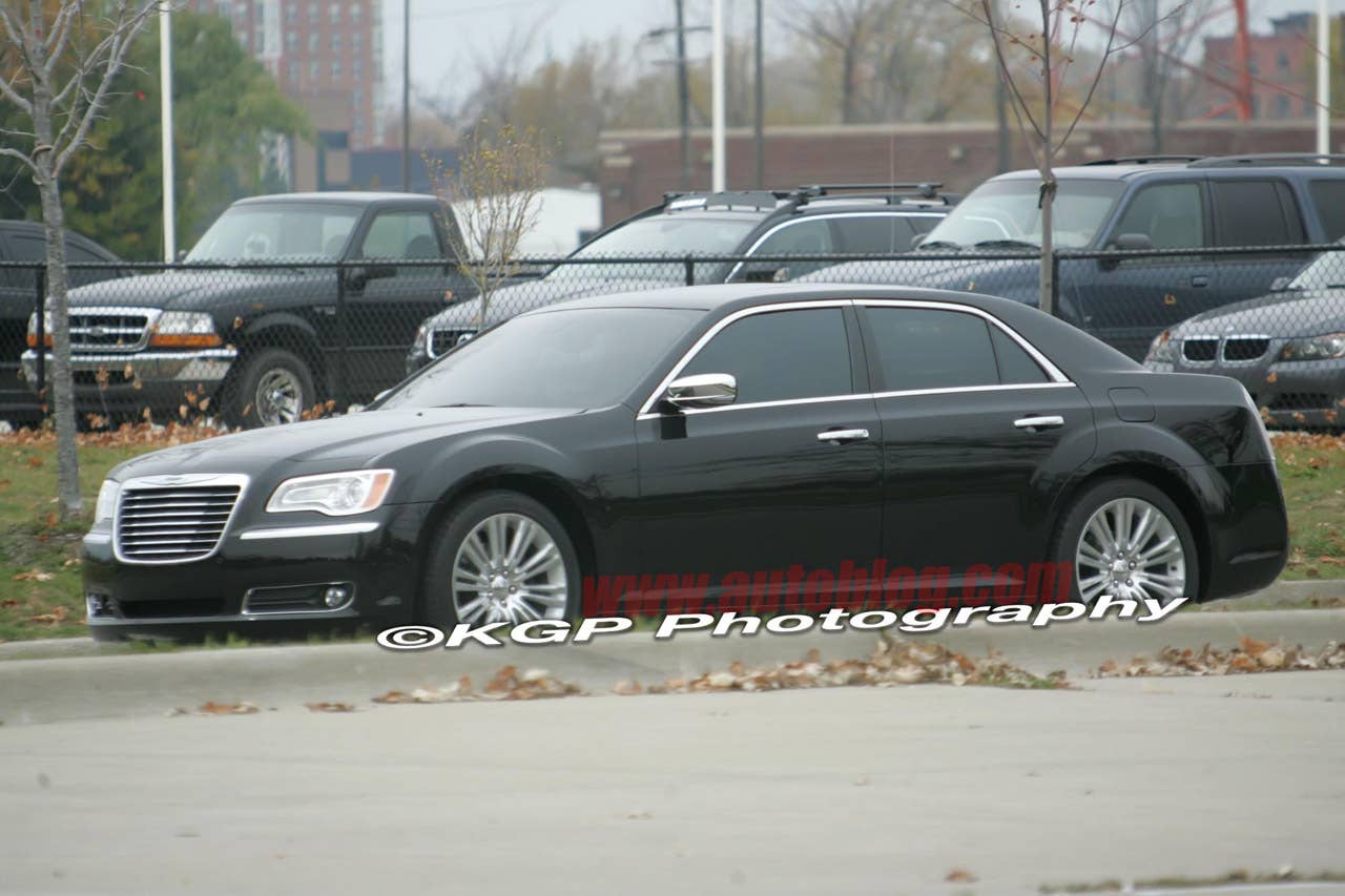 2012 Chrysler 300C spy shots