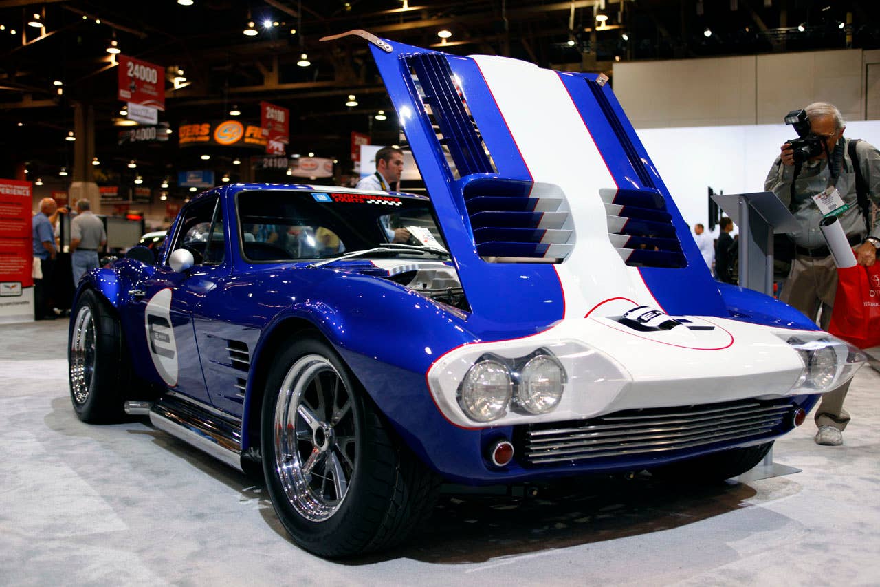 Superformance Chevrolet Corvette Grand Sport E-Rod LSA front 3/4