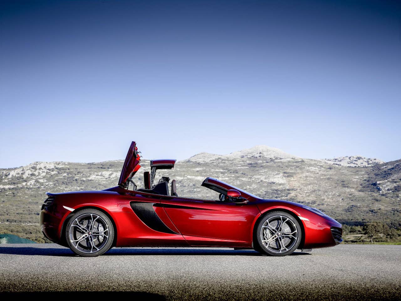 McLaren MP4-12C Spider side