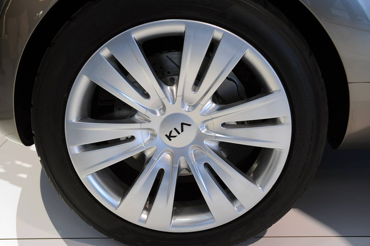 Kia KV7 Concept