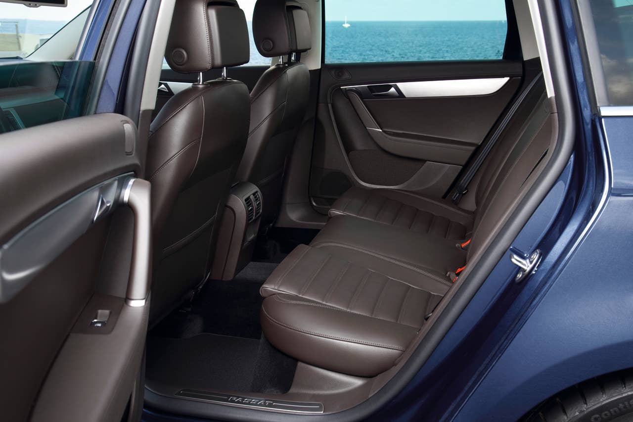 2011 Volkswagen Passat rear seats