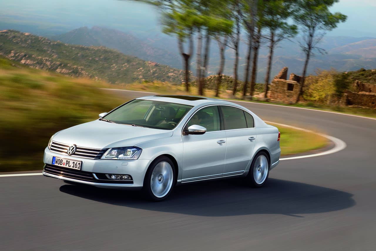 2011 Volkswagen Passat front 3/4