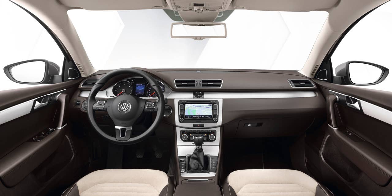 2011 Volkswagen Passat dash