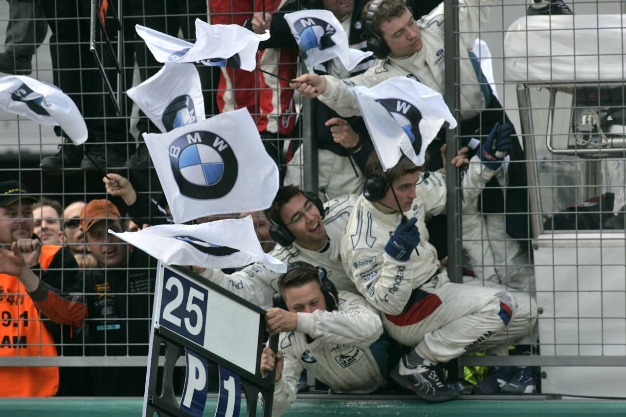 13.05.2010 - 16.05.2010 Nrburgring (DE), Jrg Mller (DE), Augusto Farfus (BR), Uwe Alzen (DE), Pedro Lamy (PT), No 25, Team BMW Motorsport, BMW M3 GT2, Winner 2010 ADAC 24h Nrburgring. Team Celebrates Victory. This image is Copyright free for editorial use  BMW AG
