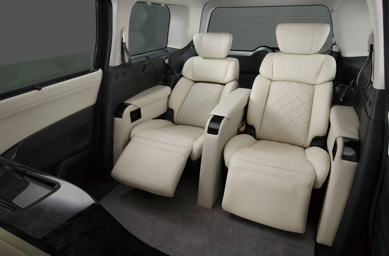 Nissan Elgrand Rider Premium Concept interior