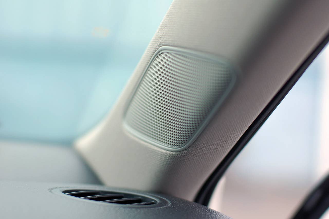 2011 Volkswagen Jetta a-pillar speaker